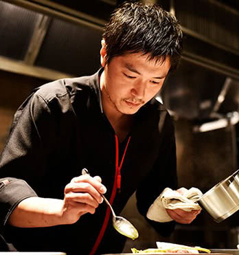 川手寛康氏