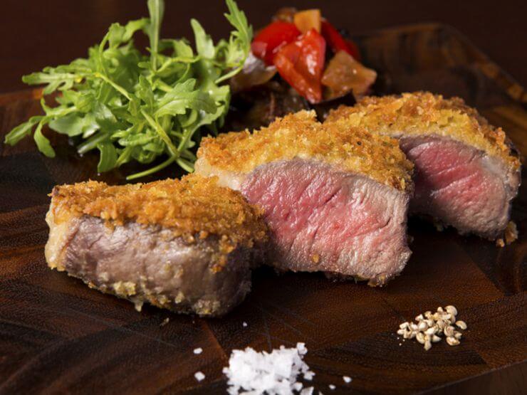 120日熟成の短角牛を使用した『熟成牛のパレルモ風カツレツ』