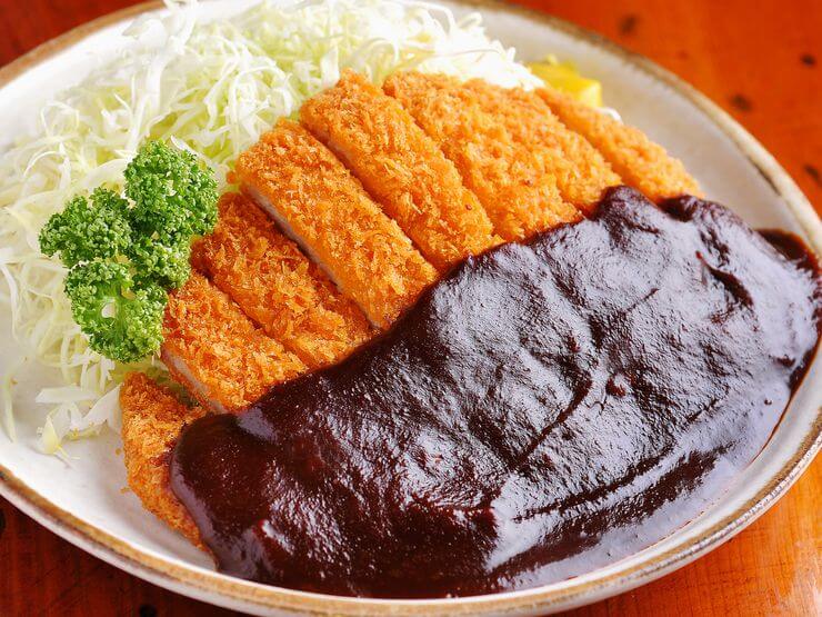 赤みその風味がたまらない！　『名古屋のみそとんかつ』