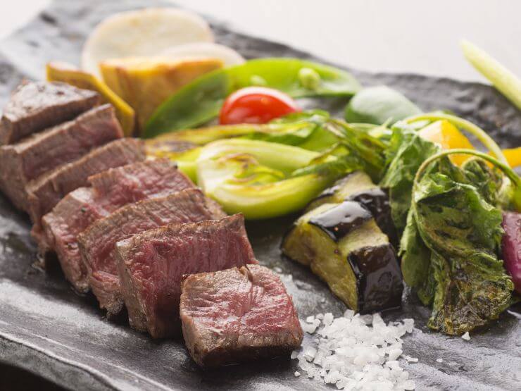肉そのものの旨みがシンプルに味わえる『宮崎牛ヒレステーキ』