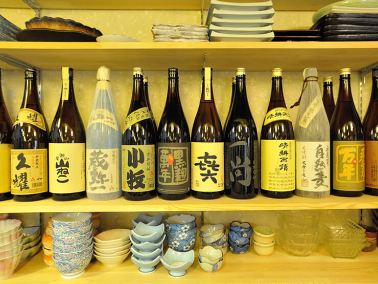 酒蔵から直接仕入れている焼酎の飲み比べがおすすめ。地酒の種類も豊富