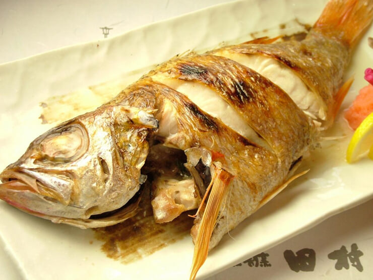 脂ののった『特大のどぐろの塩焼き』も絶品